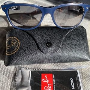 Ray-Ban New Wayfarer Polarized Sunglasses 0RB2132